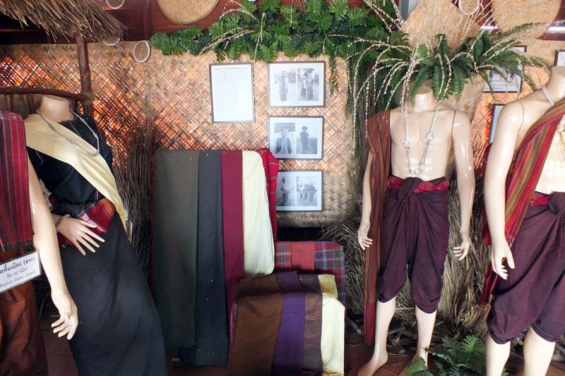 surin thai silk 11