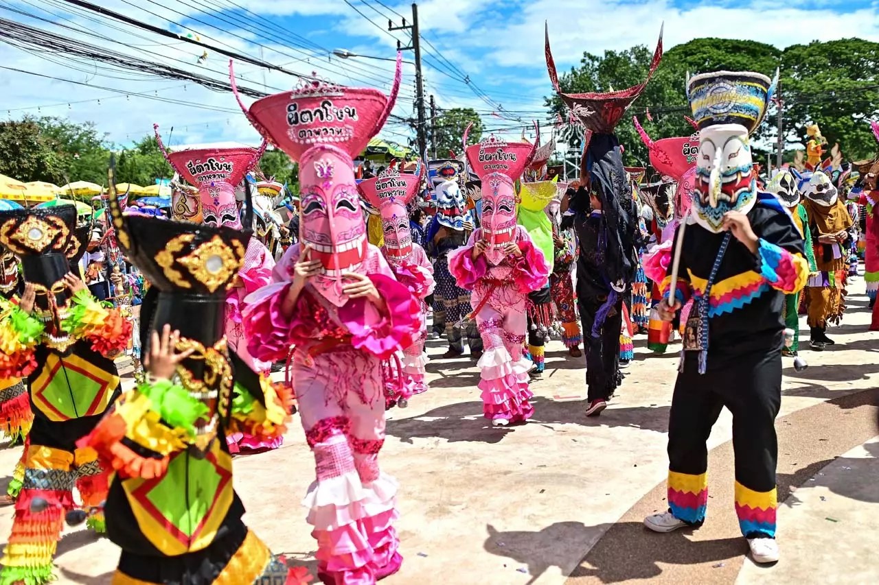 pee ta khon 02